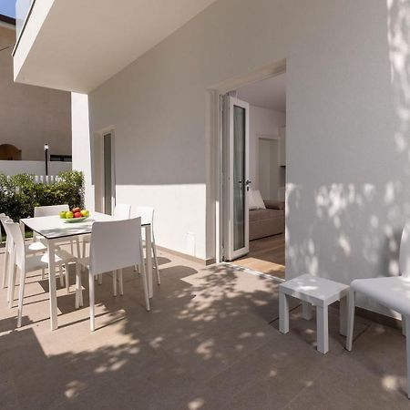 The Palm Riccione Aparthotel Exterior foto